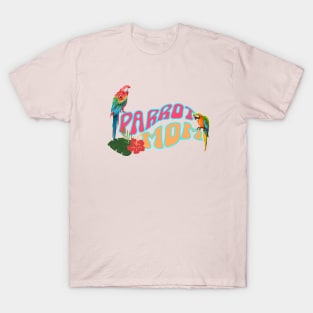 Funny Retro Wavy Font Tropical Bird Lover Macaw Parrot Mom T-Shirt